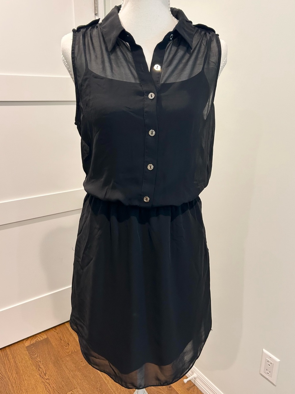 Guess Sleeveless Button-Front Mini Dress